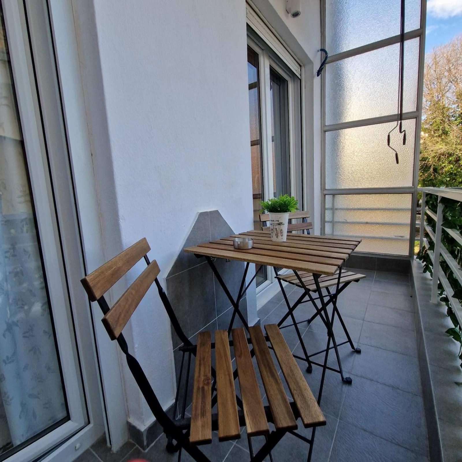 N&S Apartment B Едеса Екстериор снимка