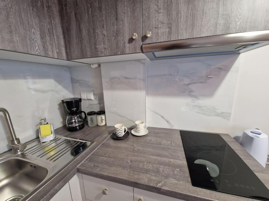 N&S Apartment B Едеса Екстериор снимка