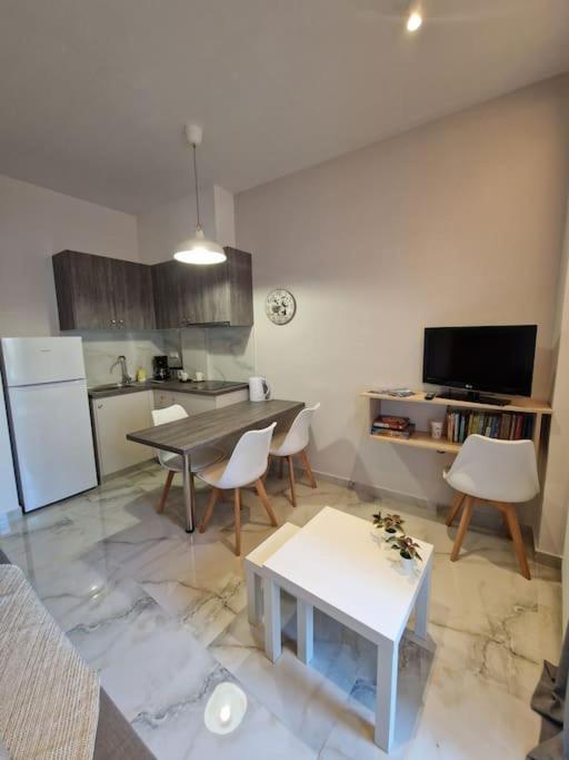 N&S Apartment B Едеса Екстериор снимка
