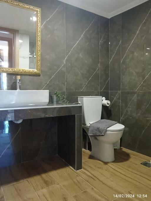 N&S Apartment B Едеса Екстериор снимка